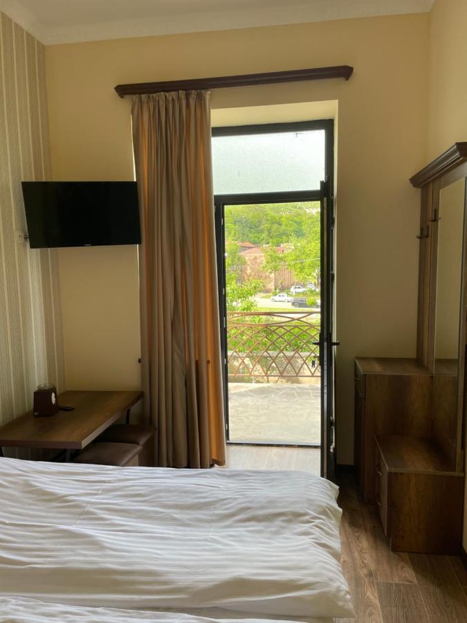 Yolyans Hotel Goris Luaran gambar