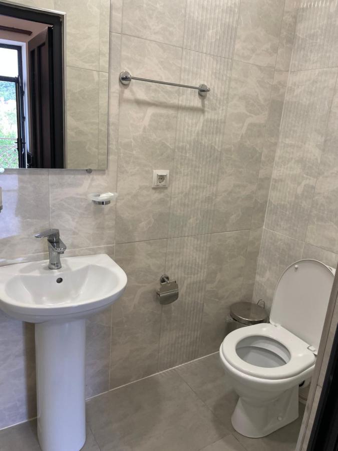 Yolyans Hotel Goris Luaran gambar