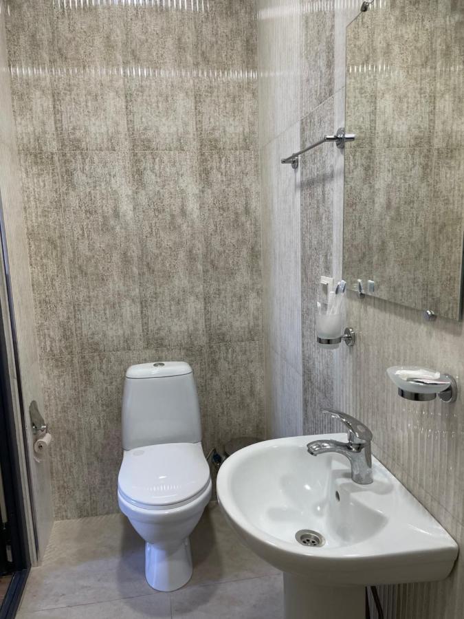 Yolyans Hotel Goris Luaran gambar